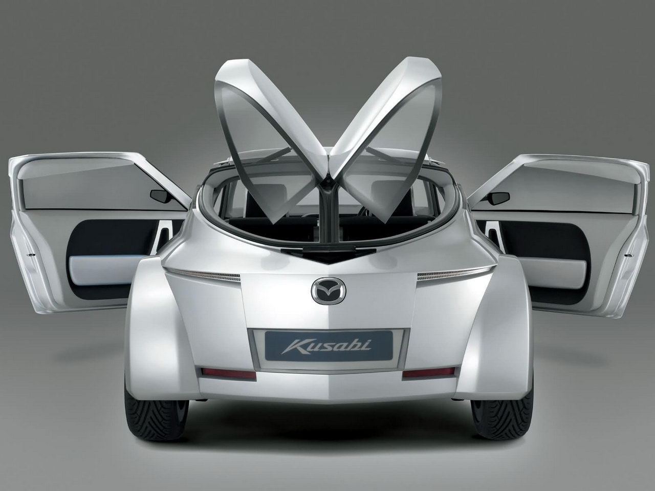 Mazda Kusabi Concept 2003 011.jpg